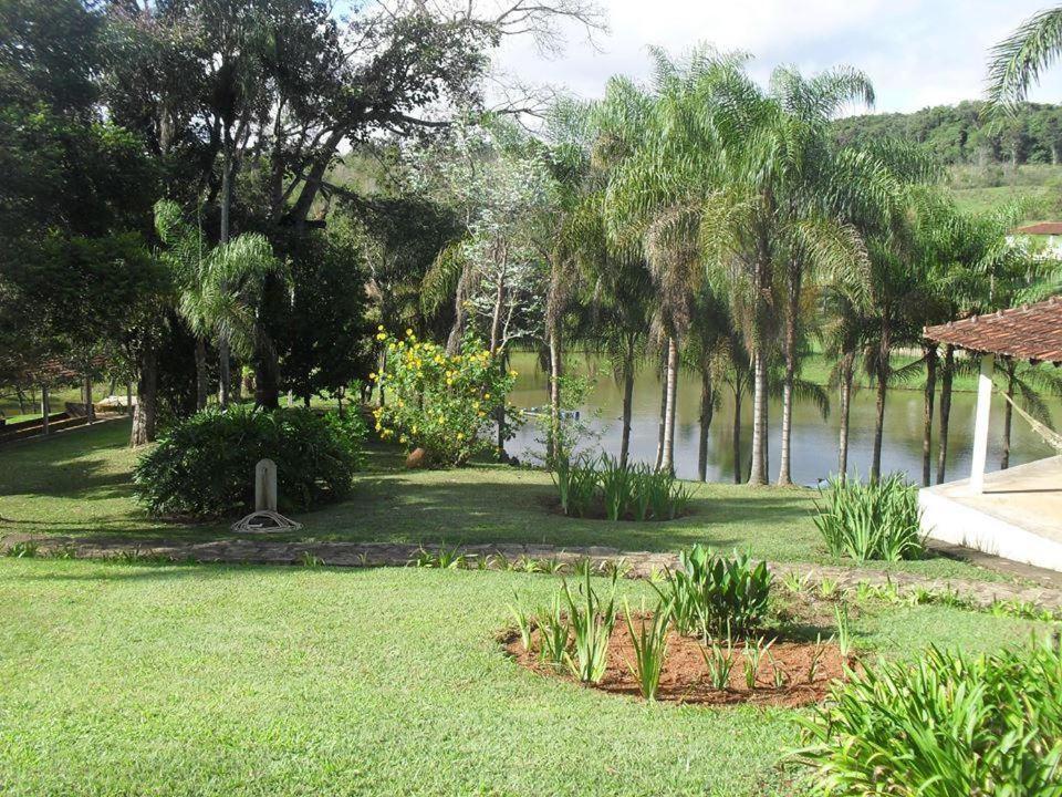 Bangalõ Do Lago Caconde Exterior foto
